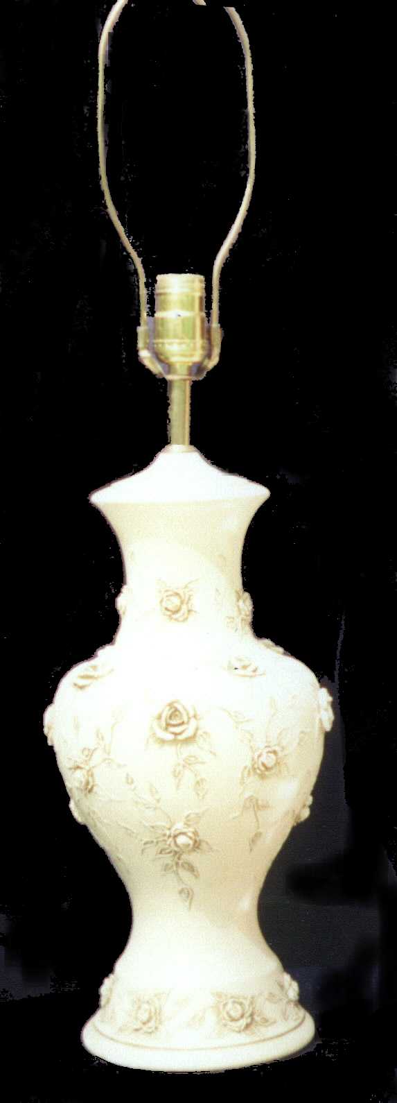 ivory.floral.lamp.jpg (40974 bytes)